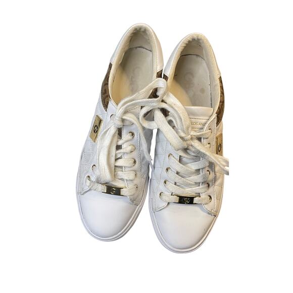 GUESS Los Angeles sneakers — a casual low-top style - Picture 2 of 5